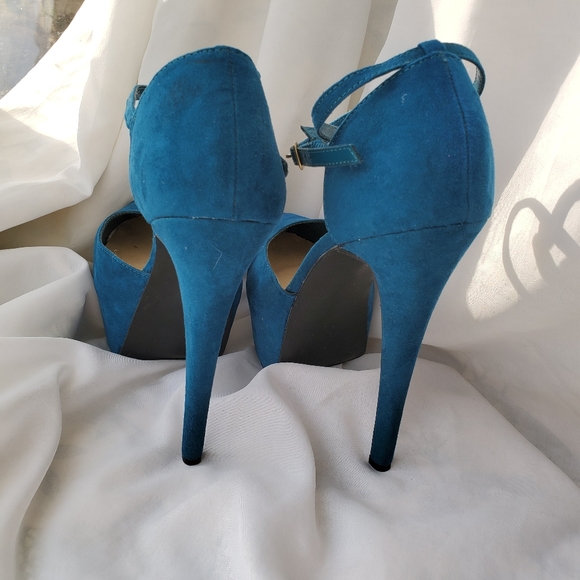 🚫SOLD🚫Super high teal suede platform heels - Picture 2 of 3